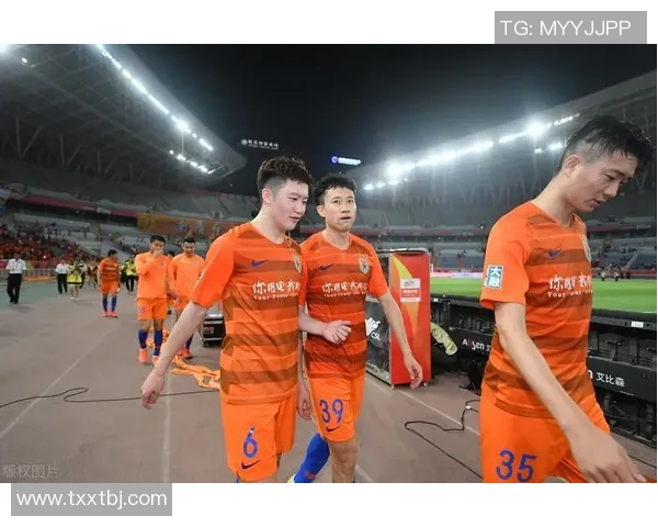 赛后复盘分析:北京排球队与成都排球队的竞技状态与表现对比 赛后复盘分析:北京排球队与成都排球队的竞技状态与表现对比