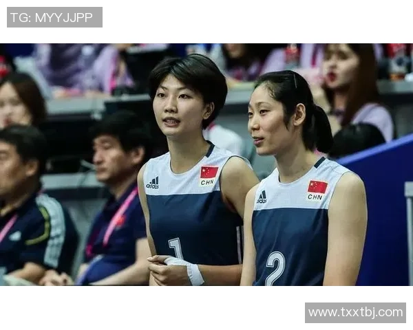 重庆排球队与南京排球队赛后复盘分析灵活性对比及战术启示 重庆排球队与南京排球队赛后复盘分析灵活性对比及战术启示