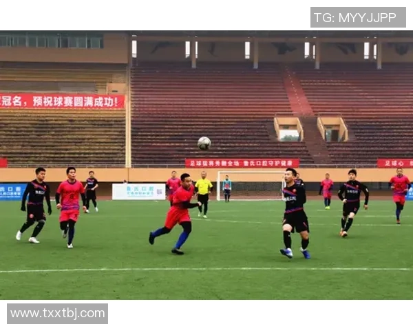 重庆足球队表现出色荣登足球状态排行榜第10名引发关注 重庆足球队表现出色荣登足球状态排行榜第10名引发关注