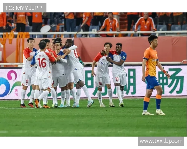 上海网球队在联赛中的强势表现与未来展望分析 上海网球队在联赛中的强势表现与未来展望分析