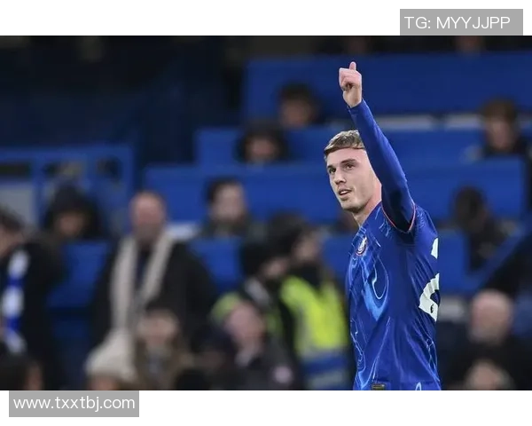 戴墨镜的足球明星们如何在场外展现个性与时尚魅力 戴墨镜的足球明星们如何在场外展现个性与时尚魅力