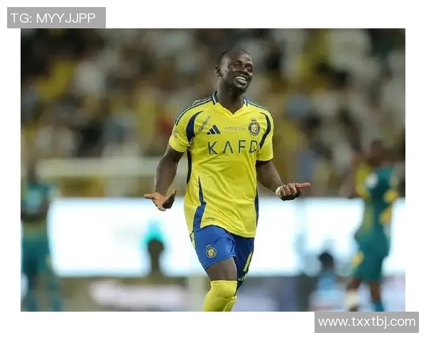 从贫困中崛起的足球明星们的奋斗故事与人生启示